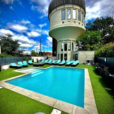 Chateau D 'eau Rene *